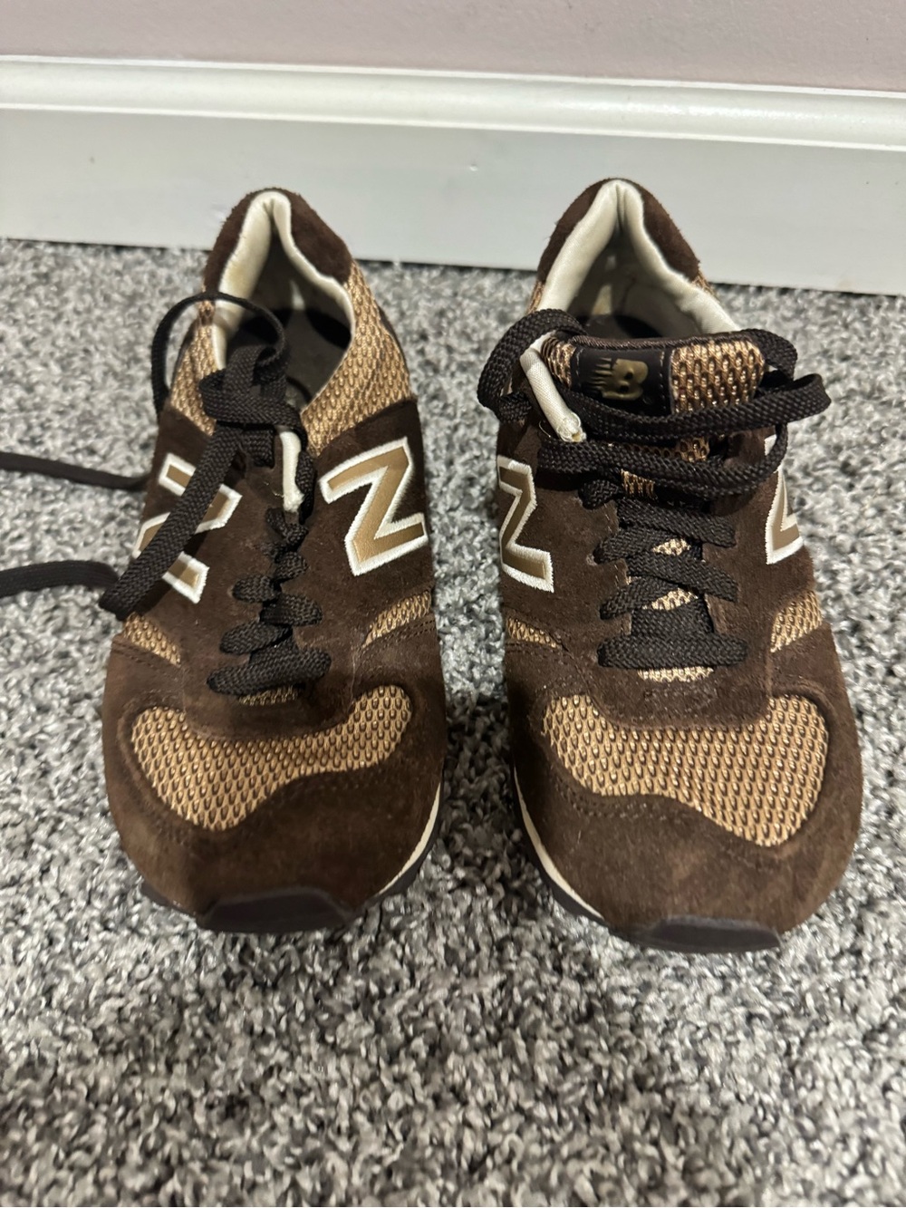 New Balance Brown Tennis Shoes Sz 6